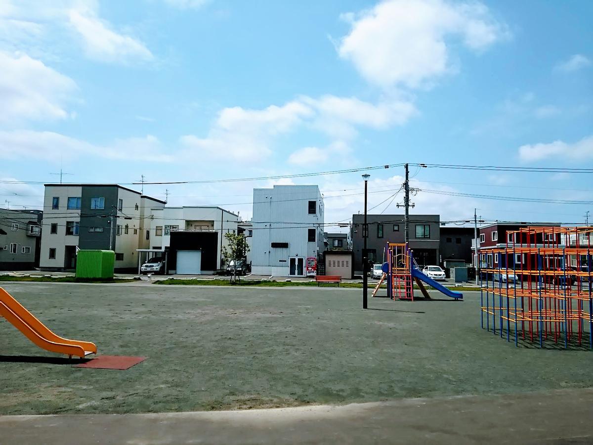 Almaz Place #205 アパート
